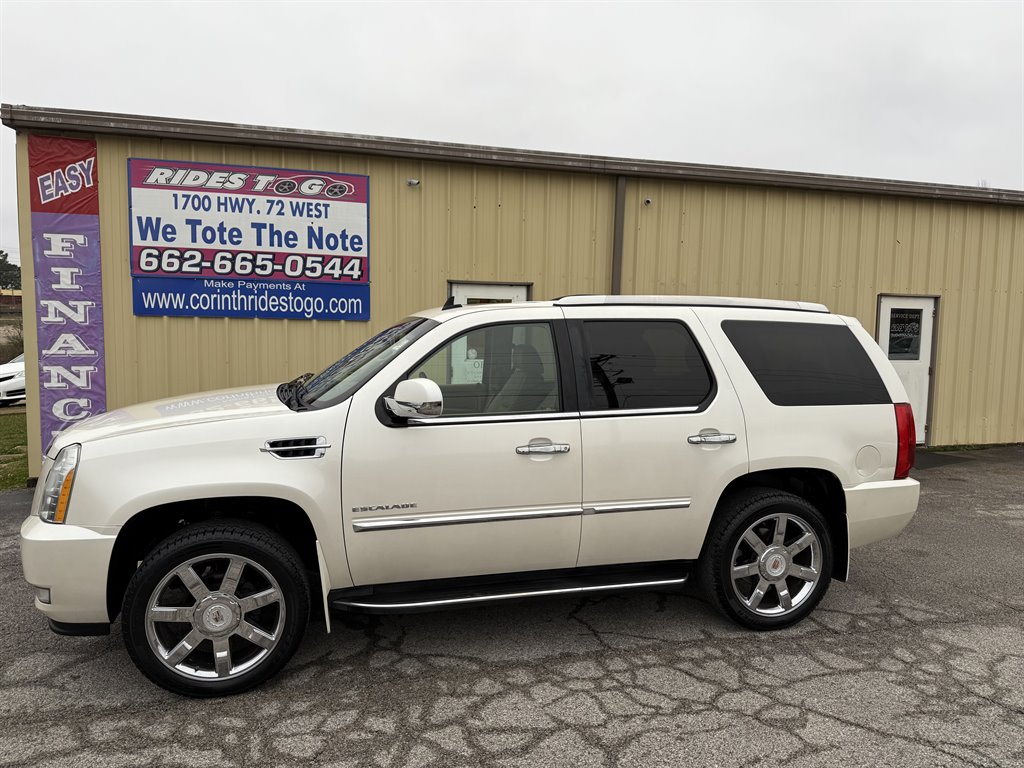 2011 Cadillac Escalade Luxury's photo